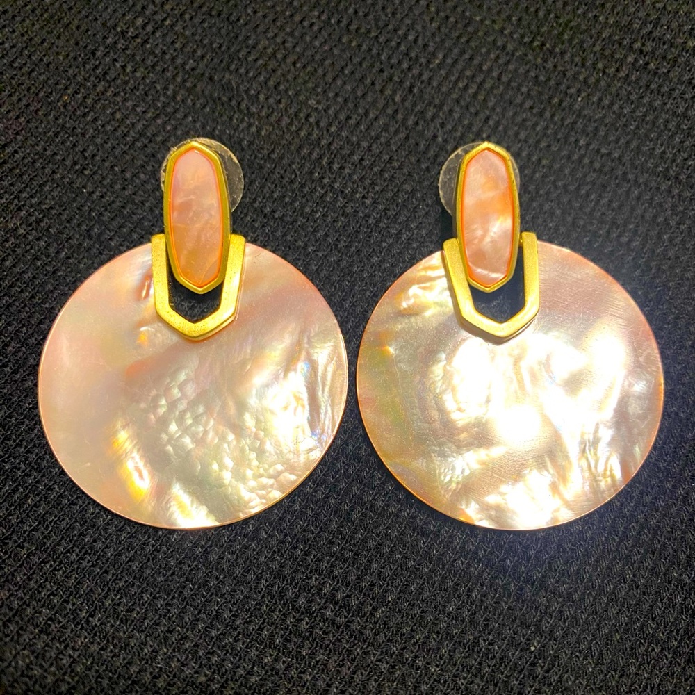 Kendra Scott blush gold and shell earrings